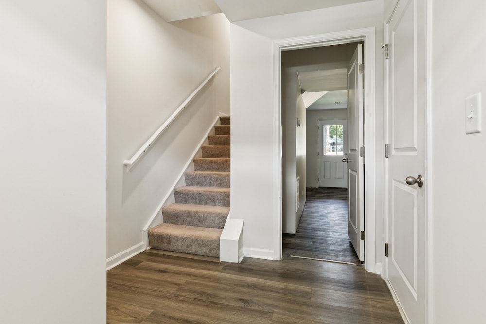 Modern Downtown Retreat Near Swamp Rabbit Trail 4 Bedroom Townhouse