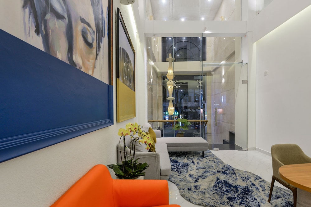 Hotel Akoya Saigon Central Hotel - Image 1