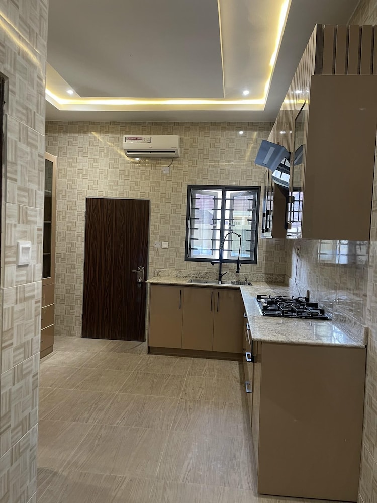 Charming 3-bed House in Kubwa