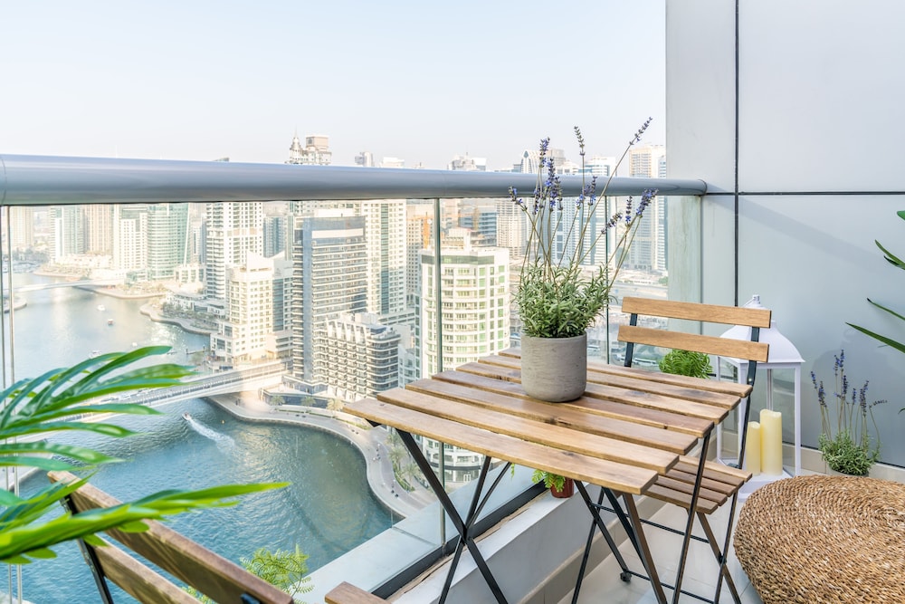 Dream Inn Dubai Bay Central