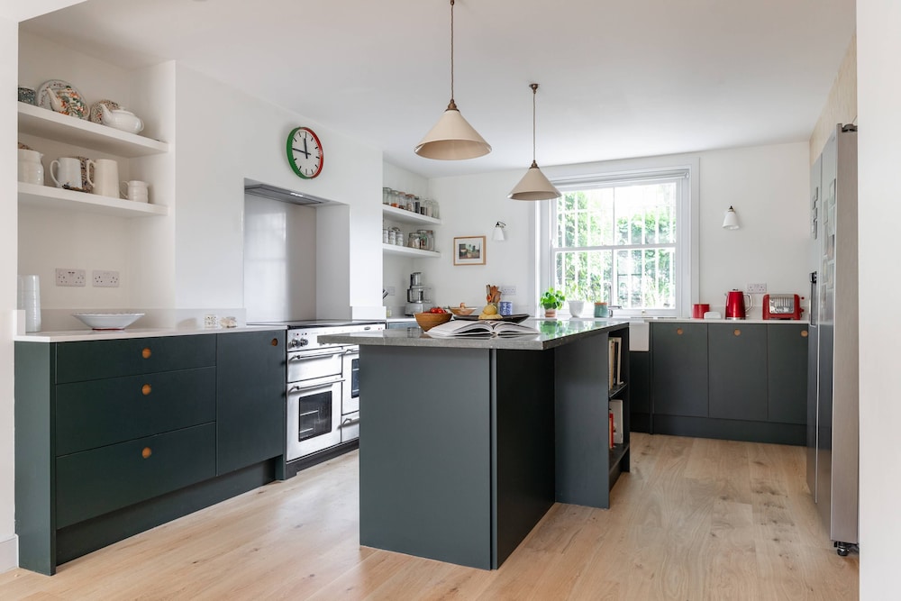 Rochester Road II by Onefinestay