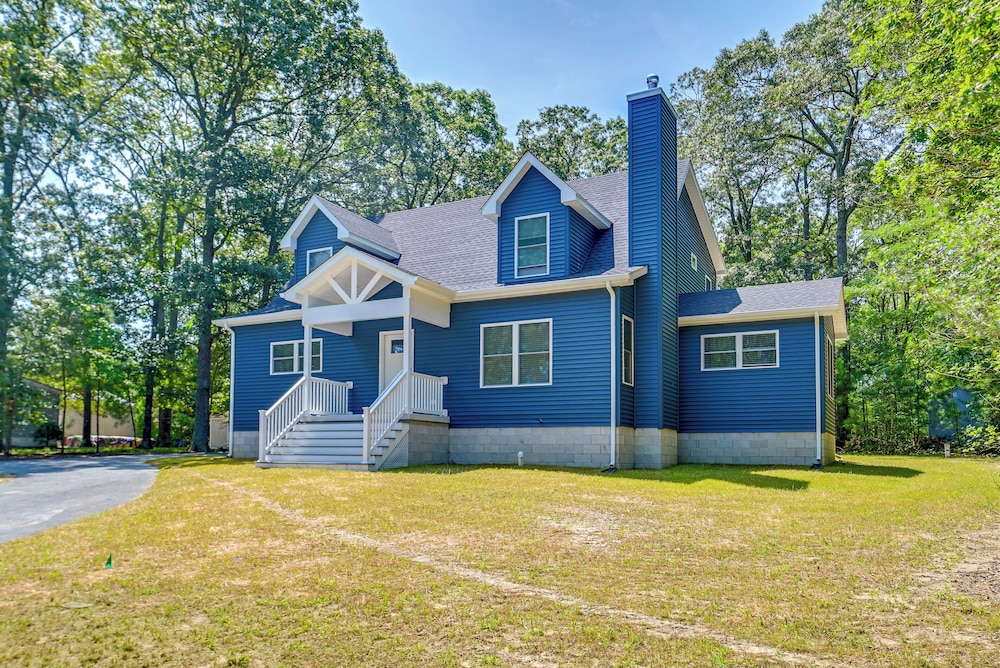 4 Mi to Rehoboth Beach: Cozy Coastal Apt!