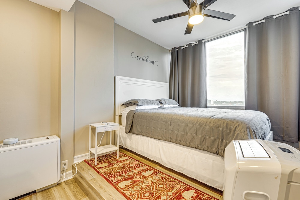 Walkable Condo < 1 Mi to Centennial Olympic Park!