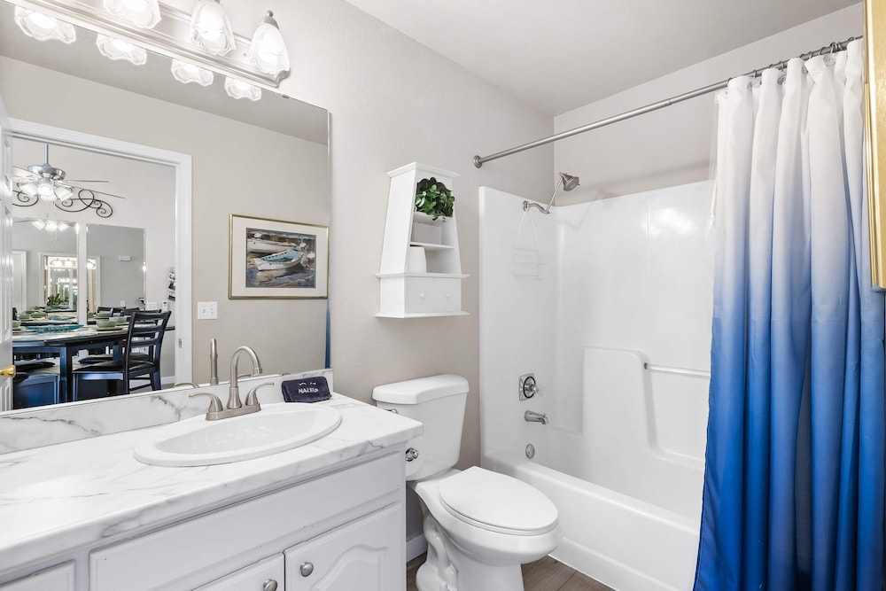 Calm Waters Condo Sleeps 4