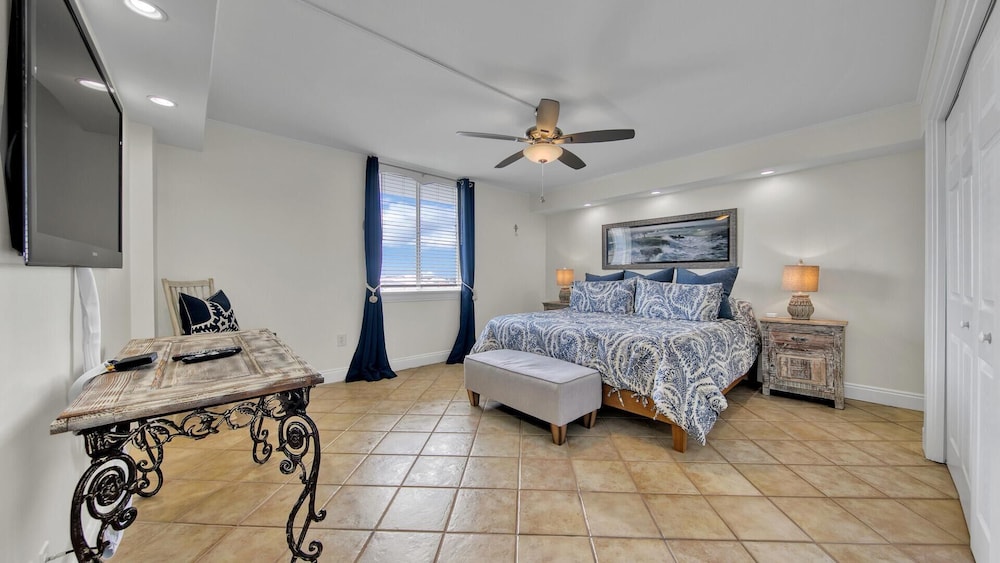 Dolphin Point 502b view 2
