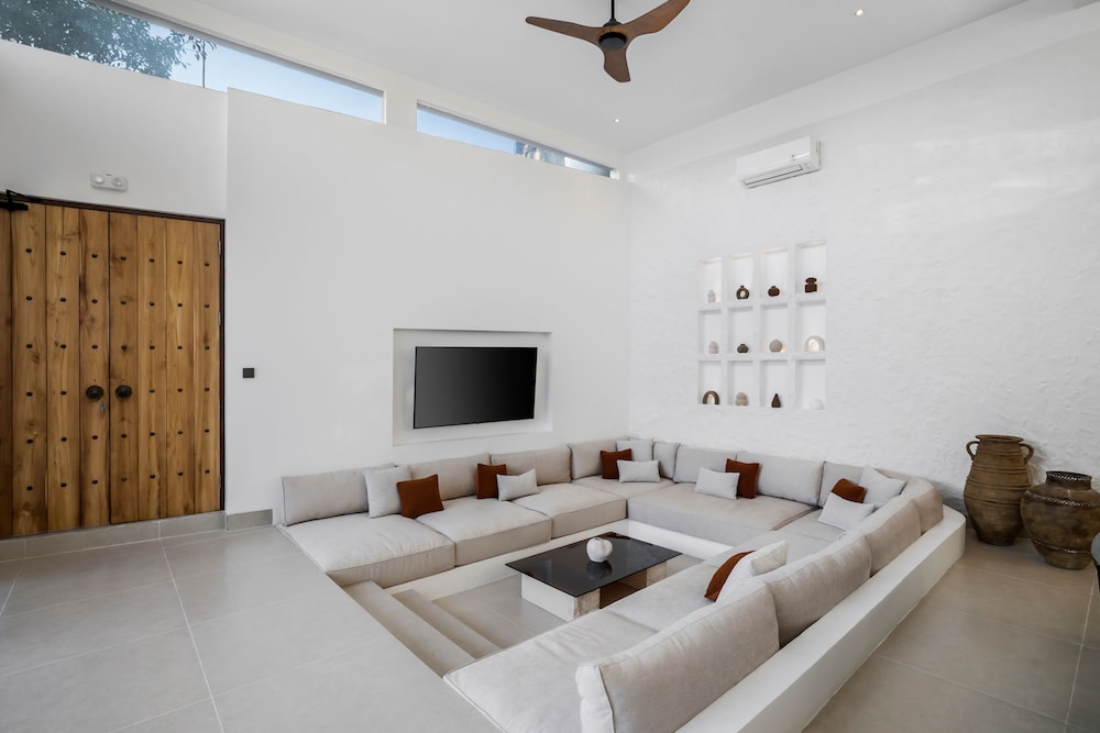 Apricot House by Alfred in Bali - Brand NEW Cozy 3BD Pool House Close to Bingin Beach