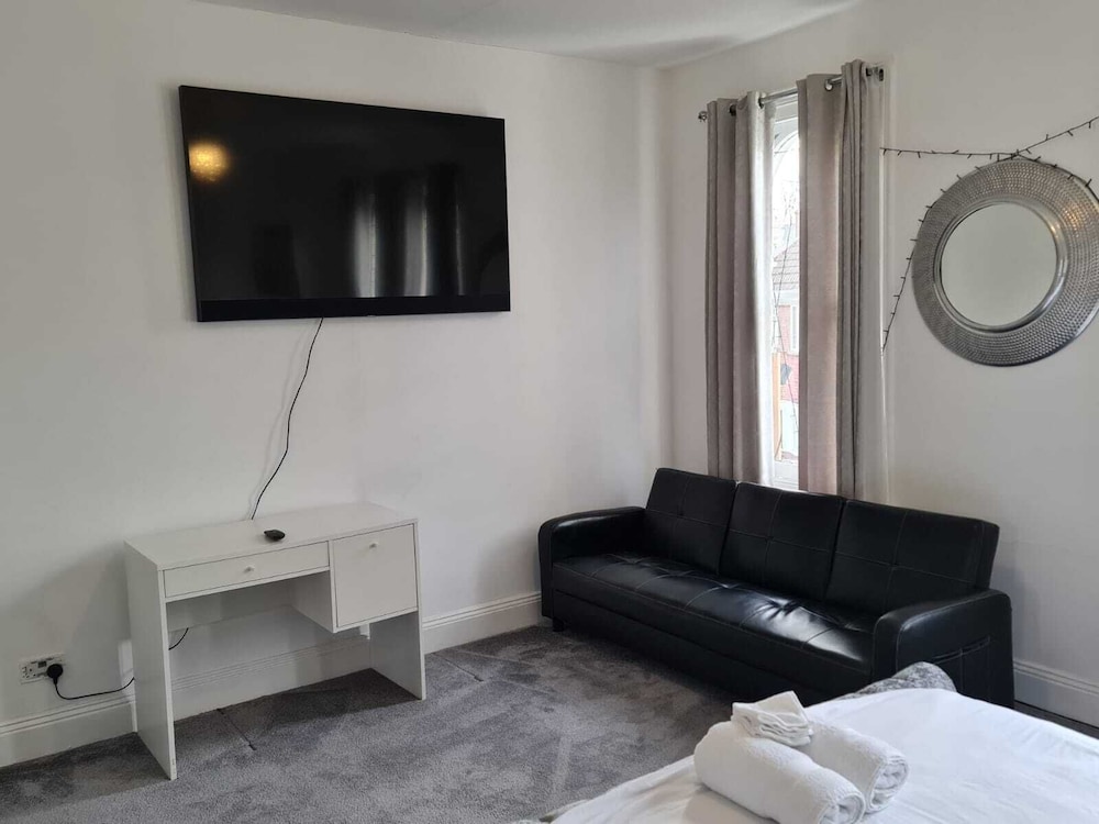 3-bed House in London Self-contained in Ladywell