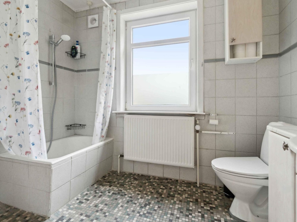 5 Star Holiday Home in Ronne