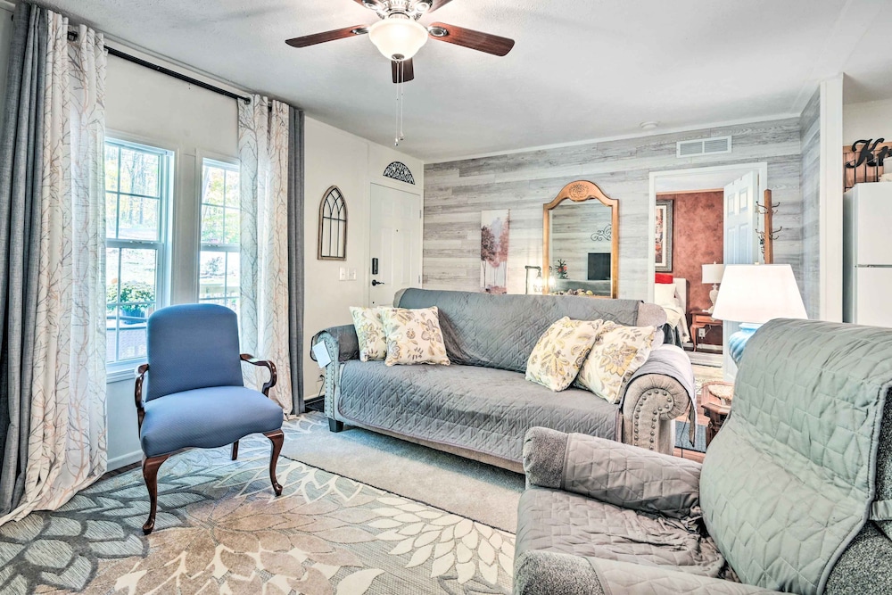 Charming Blue Knob Home Near Golfing + Skiing view 4