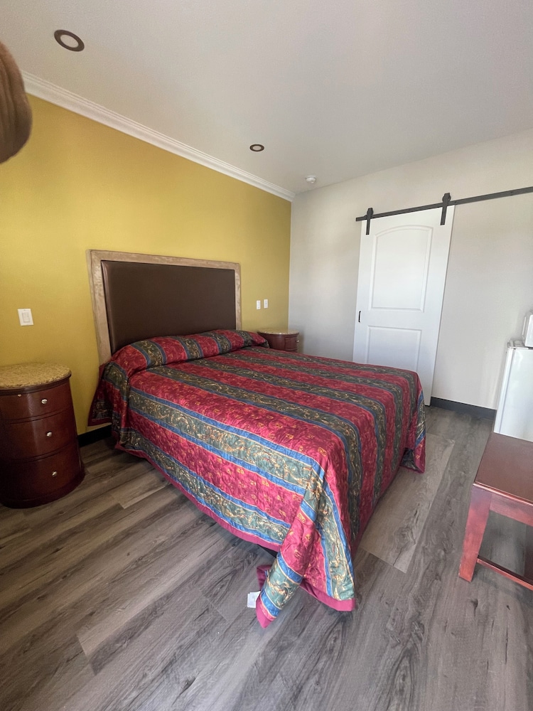 Stadium Inn & Spas