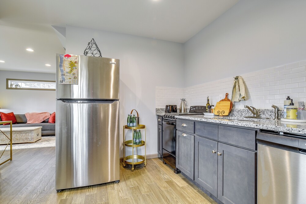 Seneca Lake Wine Trail Studio w/ Water View!