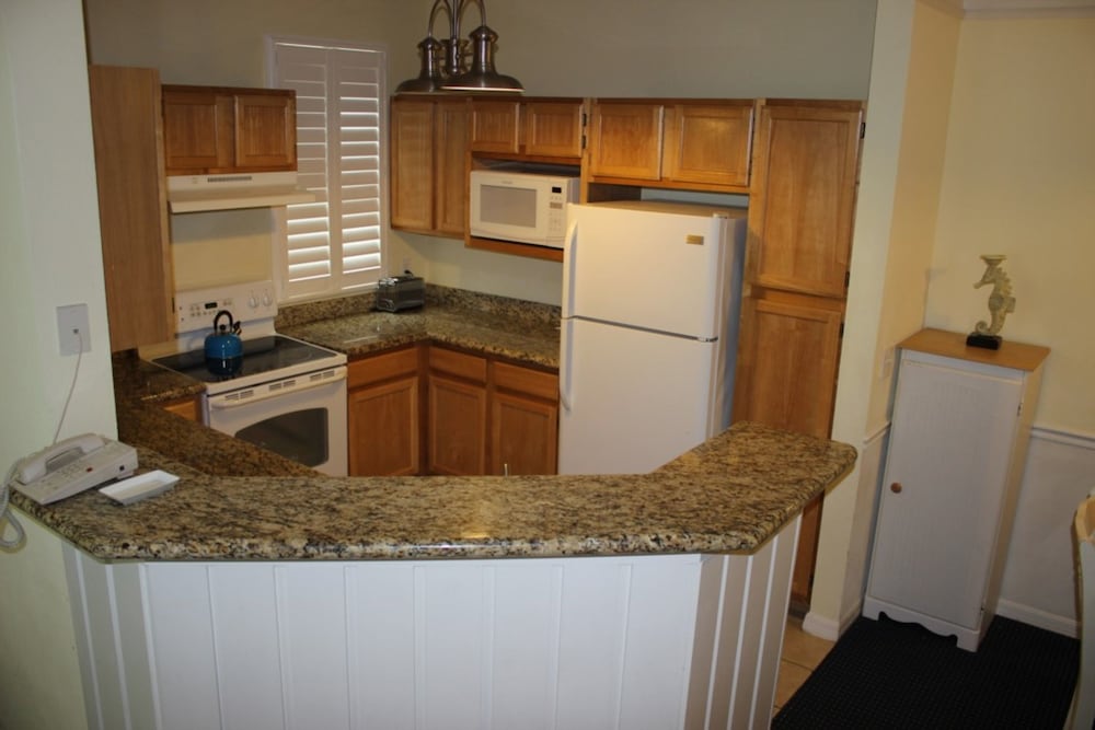 Runaway Beach 3013 B15.103 - Image 4