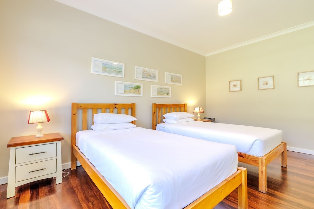 Emu Point Beach Cottages