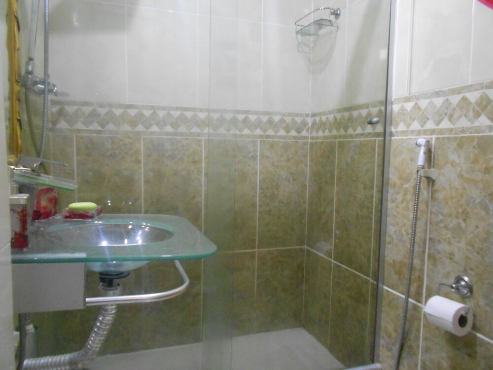 Gohouse - Gustavo 404 photo 3