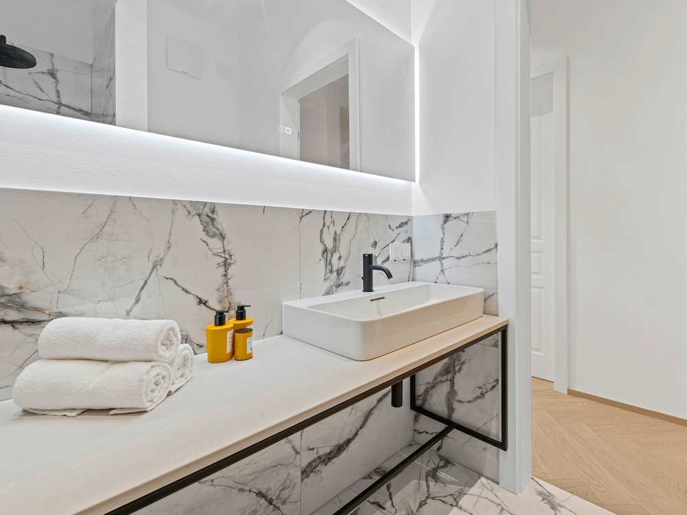 Living No. 5 by GT7 Hospitality