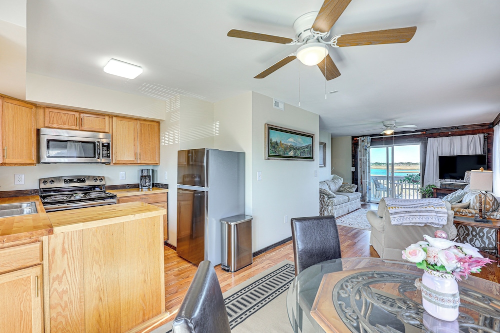 Walk to Beach: Duplex in North Topsail Beach!