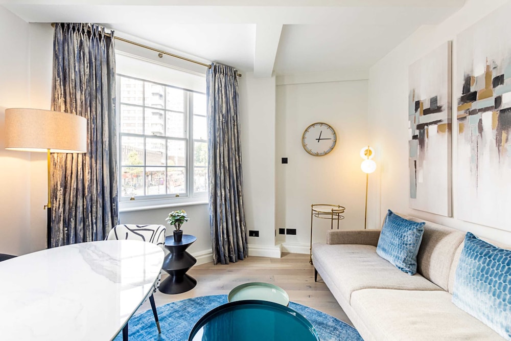 Modern Edgware Apartment