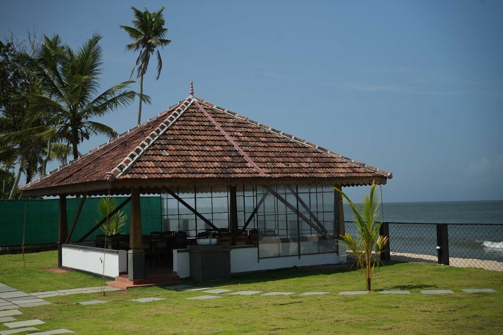 Ragas Marari Beach Villa view 5
