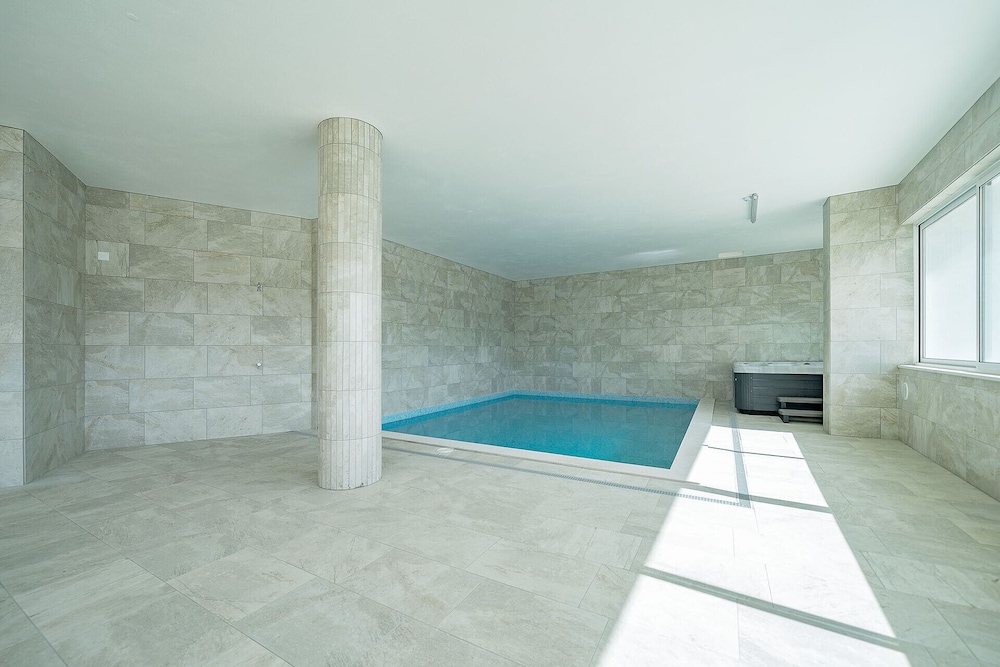 Lagos Marina View 1 With Pool by Homing