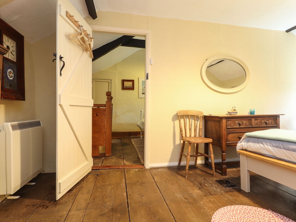 Higher Hill House