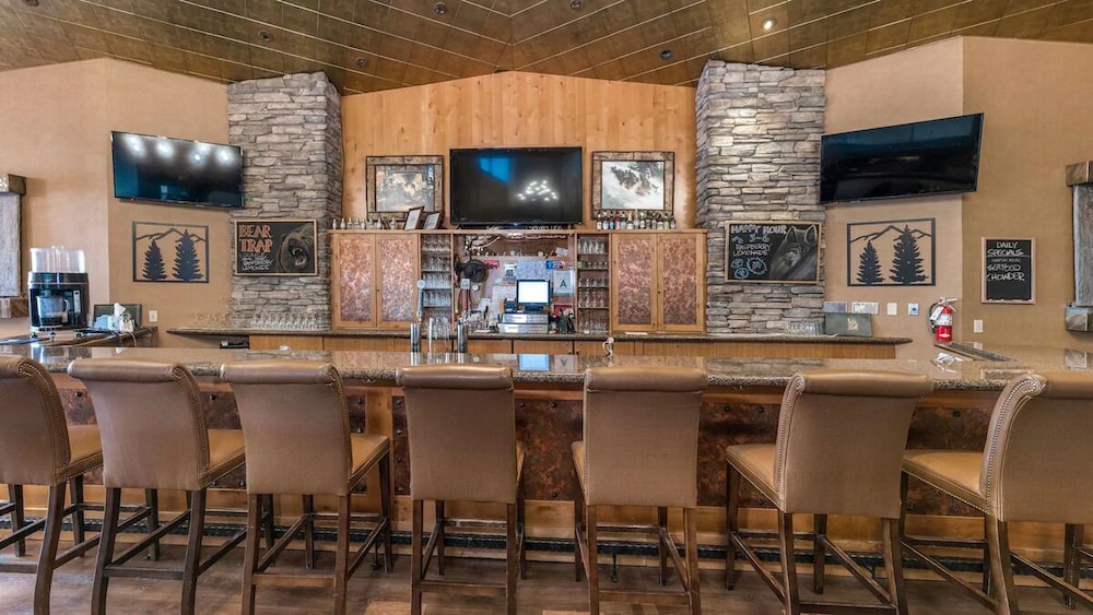 Owner-Managed Ridge Tahoe Studio