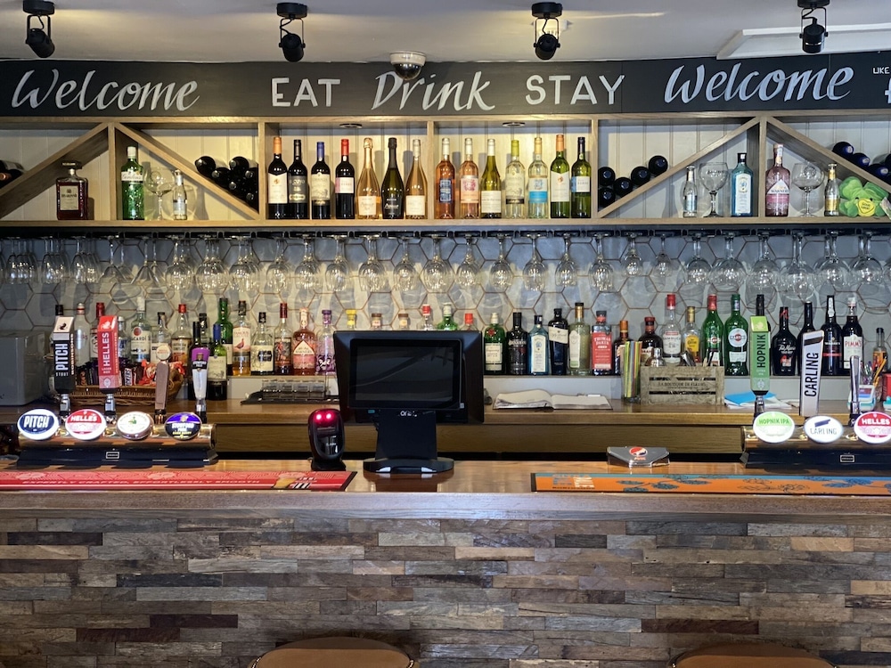 Hotel Burlton Inn - Image 1