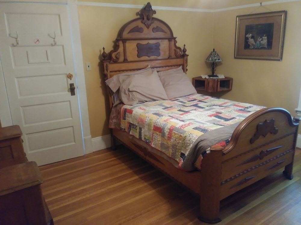 Steamers Bed & Breakfast