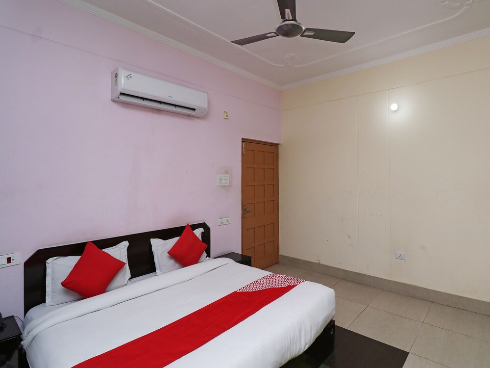 OYO 29383 Hotel Heaven Heights view 3