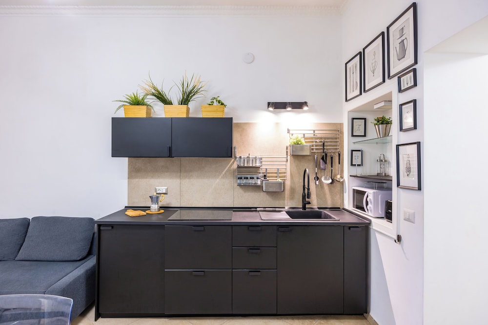 Chiaia Boutique Flat on Pedestrian Area by Napoliapartments