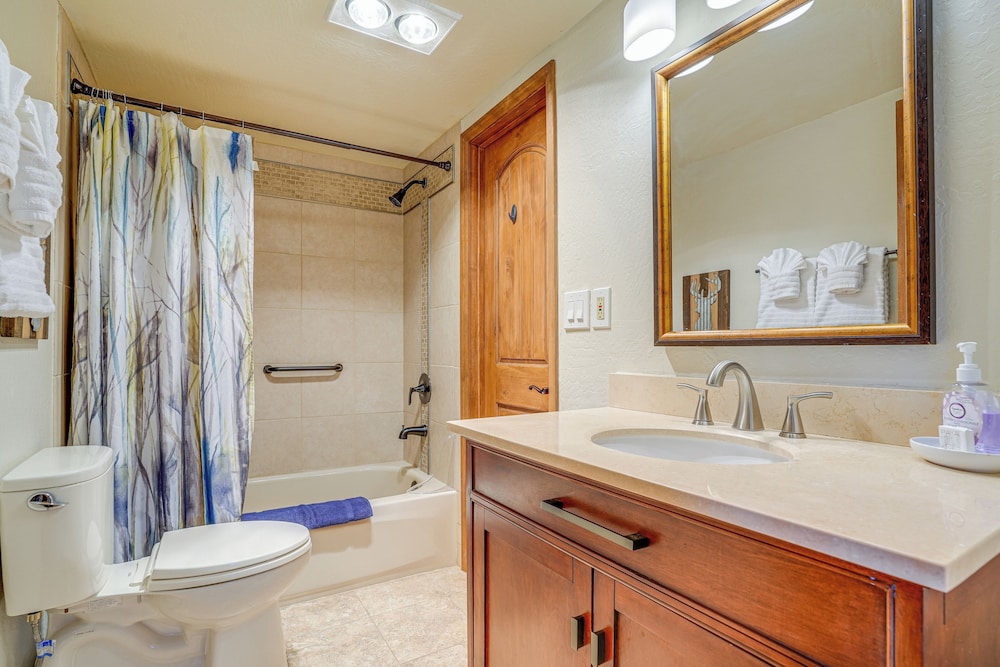 Panoramic Red Rock Views & Hot Tub: Sedona Retreat