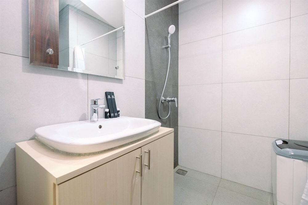 Cozy Stay Studio At Lrt City Bekasi Apartment