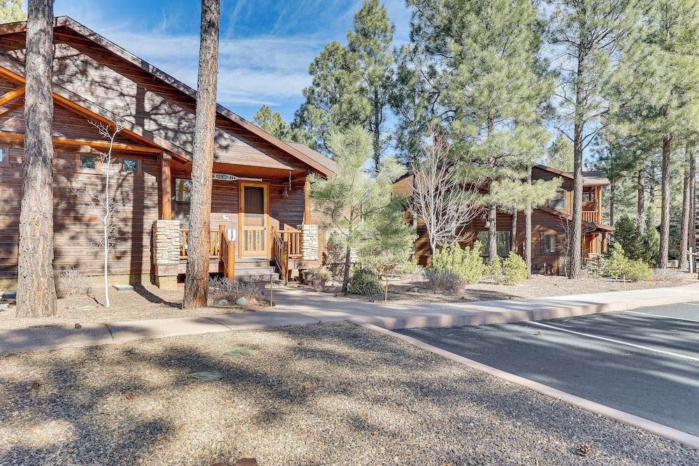 Rustic Retreat w/ Spacious Deck in Show Low!