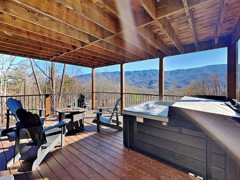 The Squirrel's Nest by Jackson Mountain Rentals