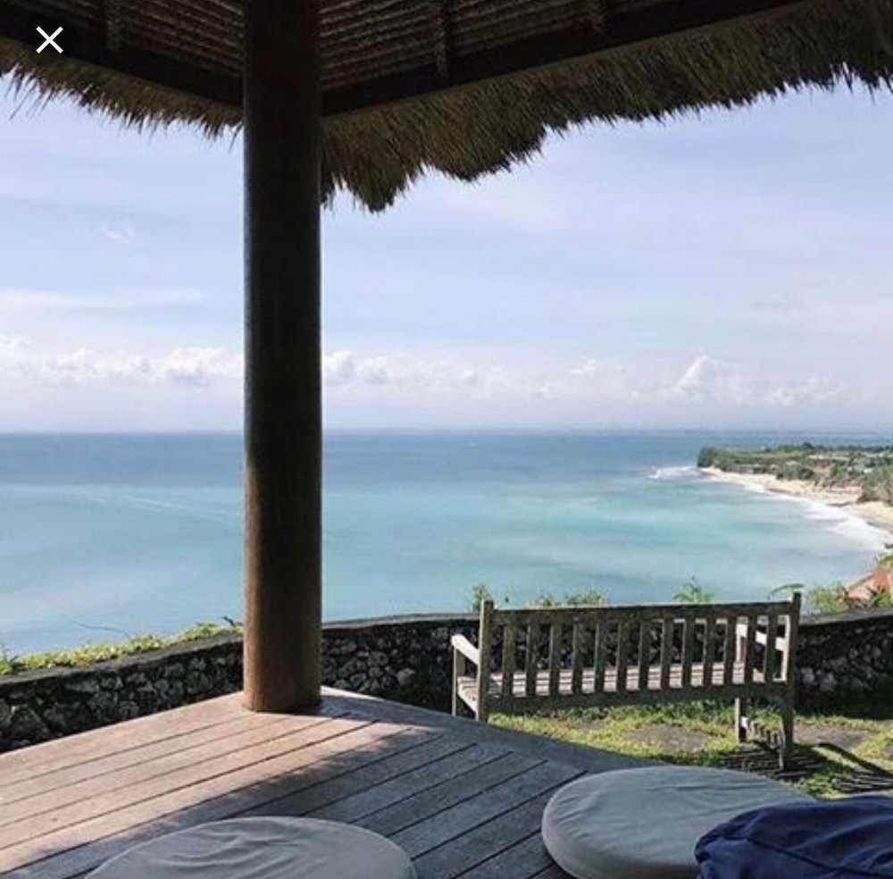 Romeo Beachfront Bungalow