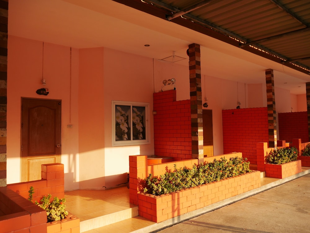 Ploy Resort