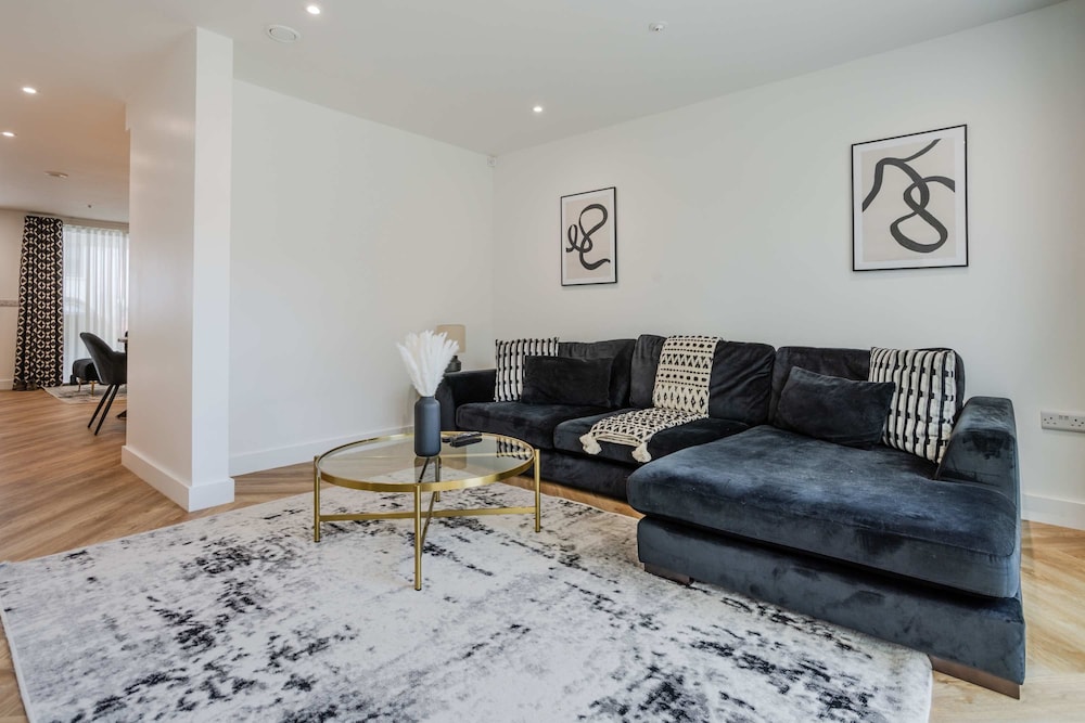 The Hidden Suite - 4BR Townhome Roof Top
