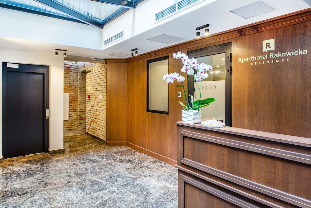 Lobby & Reception