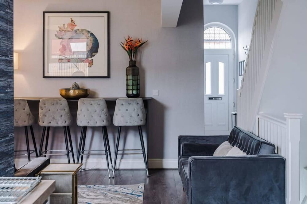 Host Apartments The Kensington Townhouse