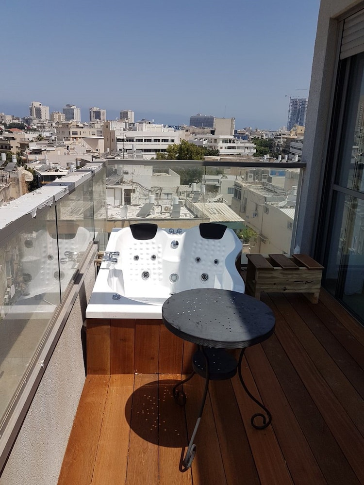 Luxury Apartment in Tel Aviv