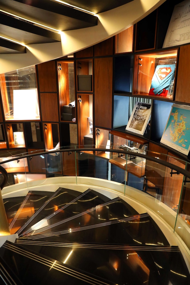 The WB Abu Dhabi, Curio Collection by Hilton