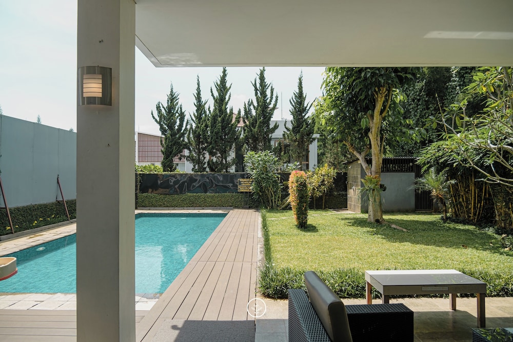 BreezeBlows City View 5BR with Pool + Familly Room