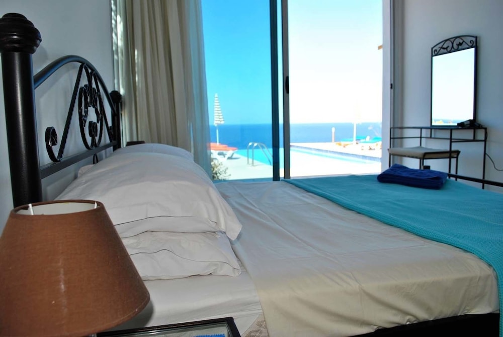 Villa Blue Horizon by Amy Villas view 2