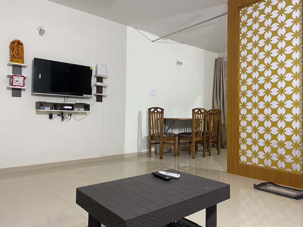 Tranquil Stay, Mountain View - 2BHK Flat