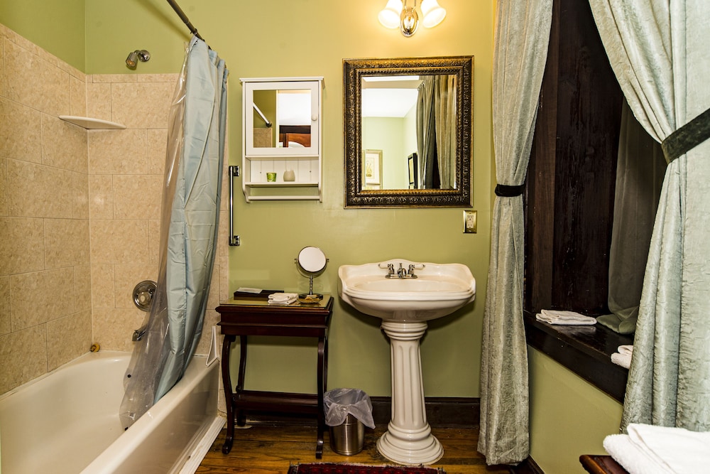 Stone Manor Boutique Inn - Property Image 57