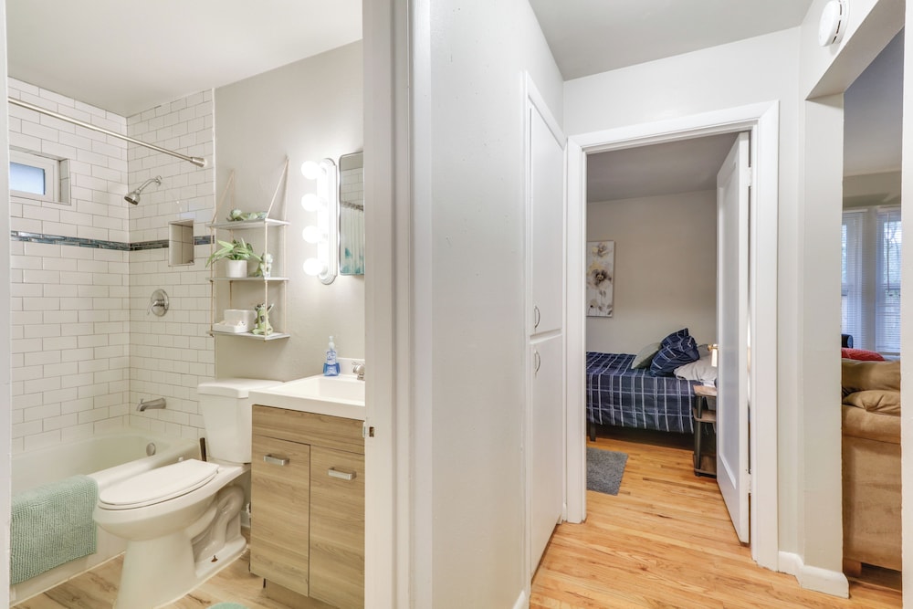 2 Mi to Washington Square: Portland Getaway