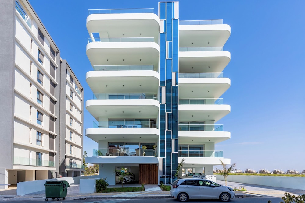 Aelia Chic 2-BR Apt & Balcony in Larnaca
