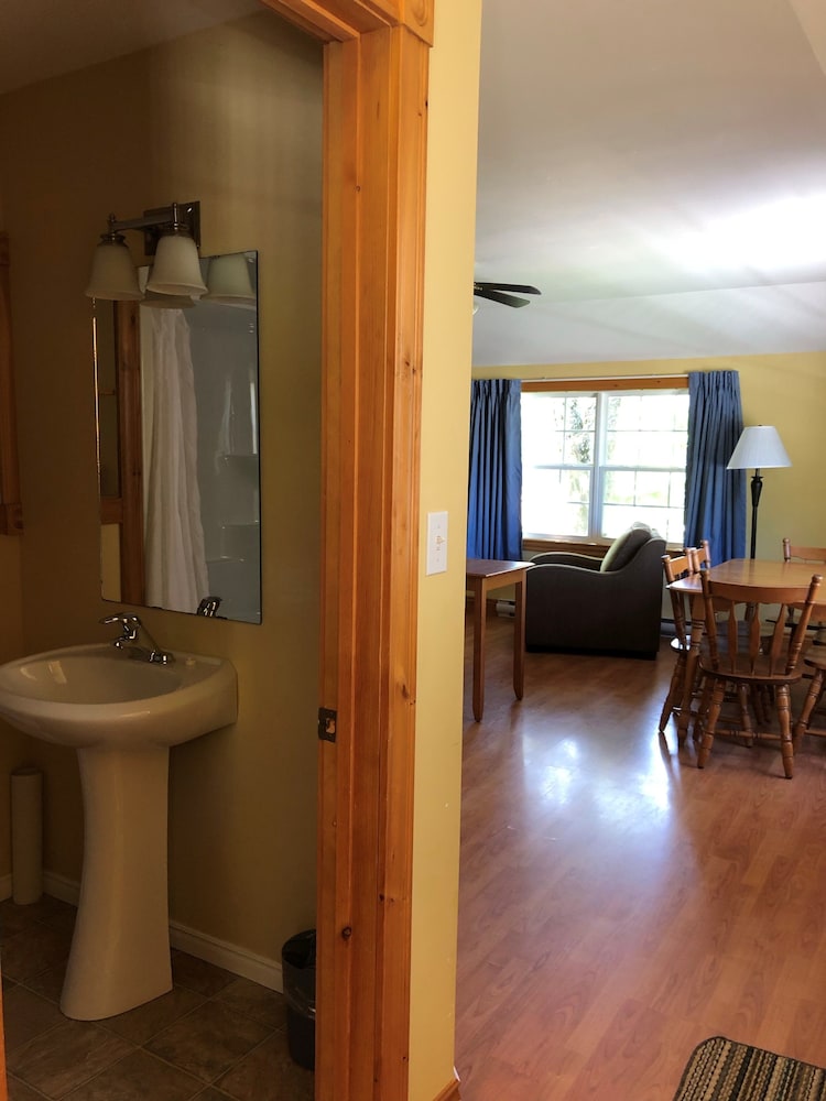 Shining Waters Cottages