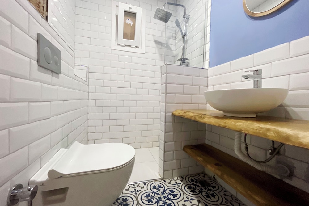 2BR and 2bath balcony apt in heart of isatanbul #3