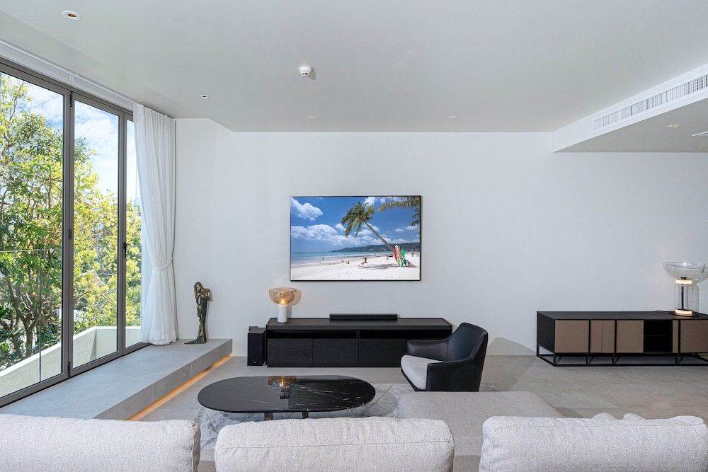 Sea View Condo BluePoint 817 Adults Only