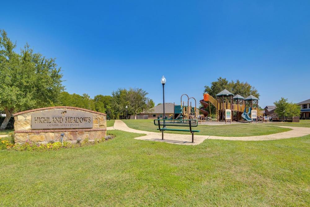 Quiet Suburban Home w/ Private Yard in Seagoville!